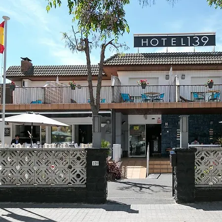 Hotel 139 *