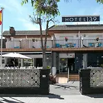 Hotel 139 *
